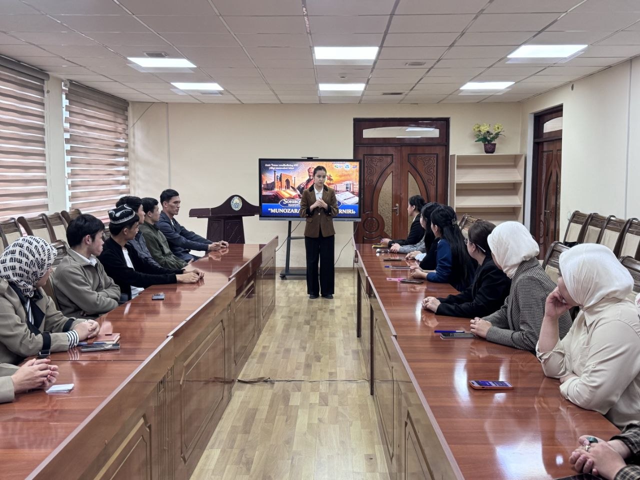 📌Intellektual duel: Amir Temur merosi tahlil markazida