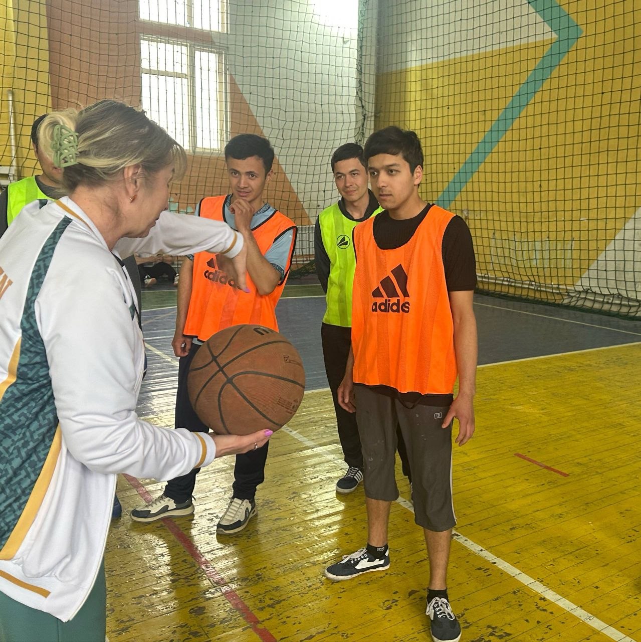 “Yangi O‘zbekiston – talabalar olimpiadasi” doirasida basketbol musobaqalari o‘tkazildi