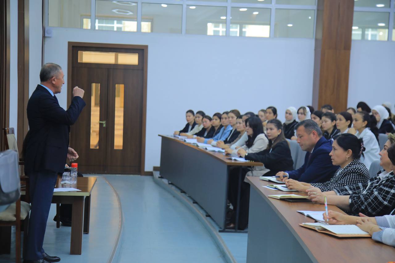 “Yoshlar kuni” doirasida “Rektor va yoshlar uchrashuvi” tashkil etildi