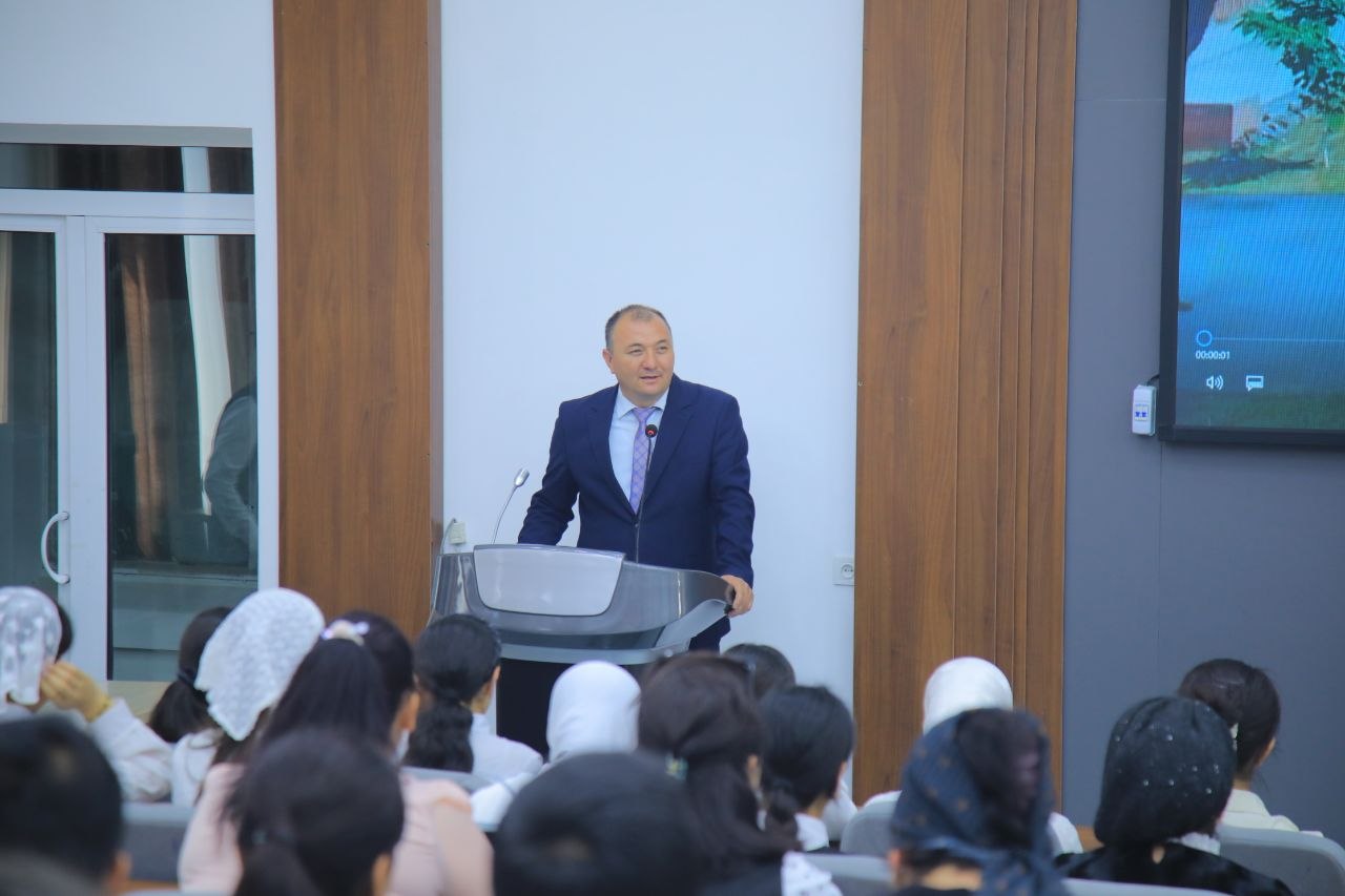 “OCHIQ ESHIKLAR KUNI” TADBIRLARI DAVOM ETMOQDA