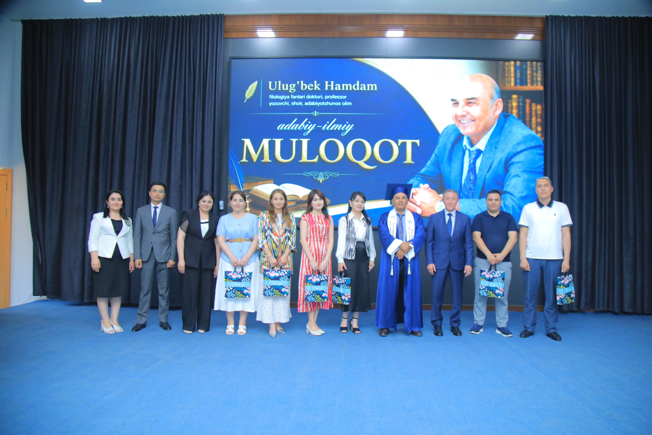 Namangan davlat pedagogika institutiga taniqli yozuvchi, adabiyotshunos olim, filologiya fanlari doktori, professor Ulug‘bek Hamdam shogirdlari bilan tashrif buyurdi.