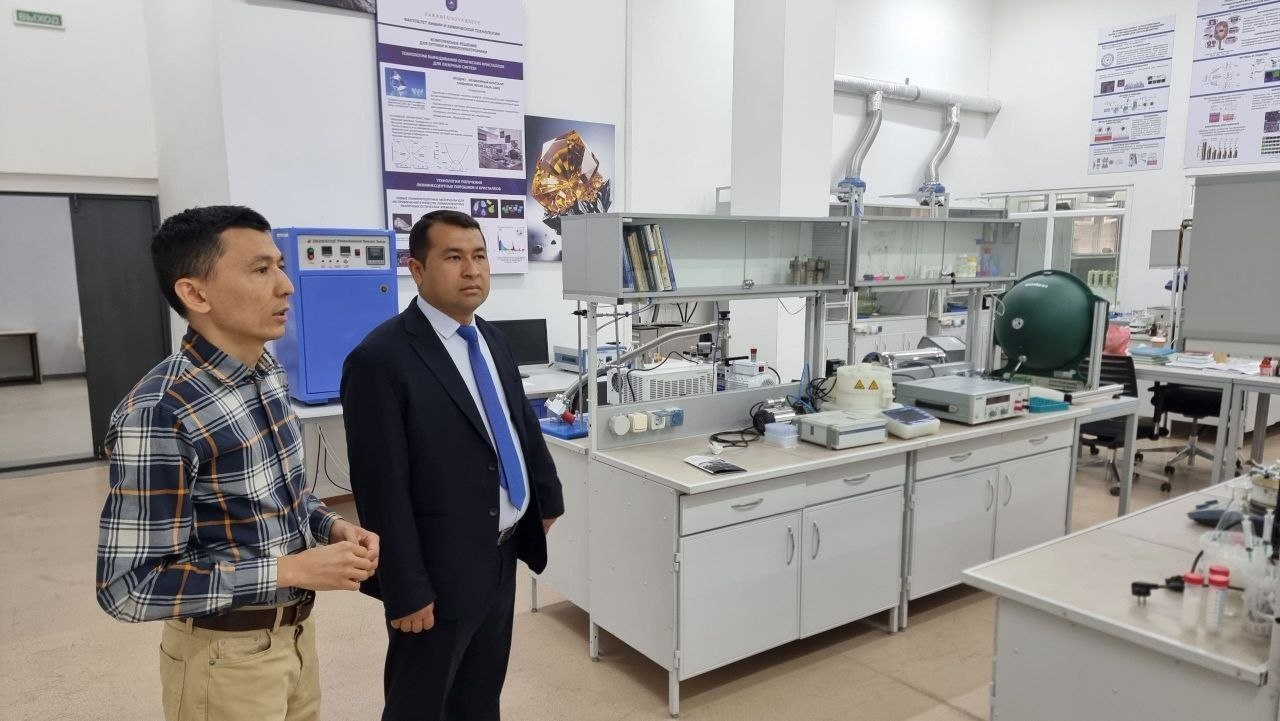 Namangan davlat pedagogika instituti vakillari Al-Farobiy nomidagi QozMU da o‘z mutaxassislik yo‘nalishlari bo‘yicha tajriba almashishdi.