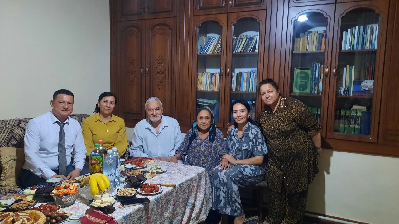 9-may — Xotira va qadrlash kuni munosabati bilan Saydaliyev Saidumar ustozning xonadoniga tashrif buyurdilar.
