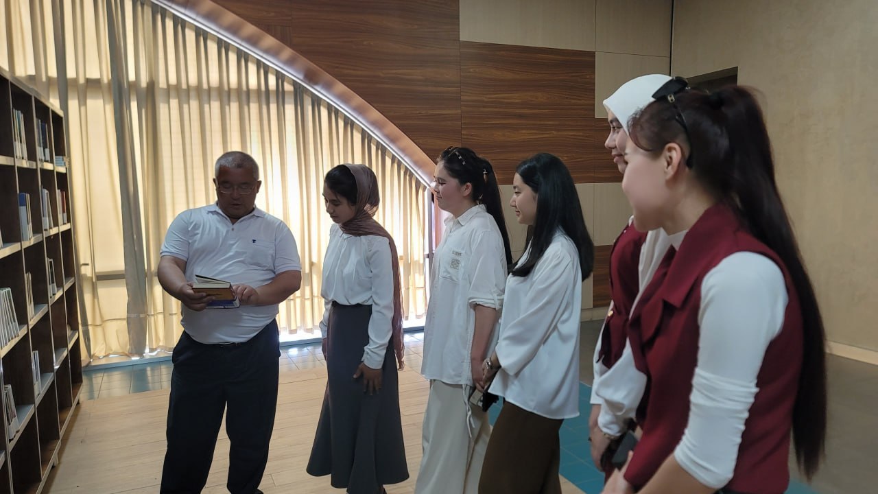 Kelajak bunyodkorlari kutubxonada