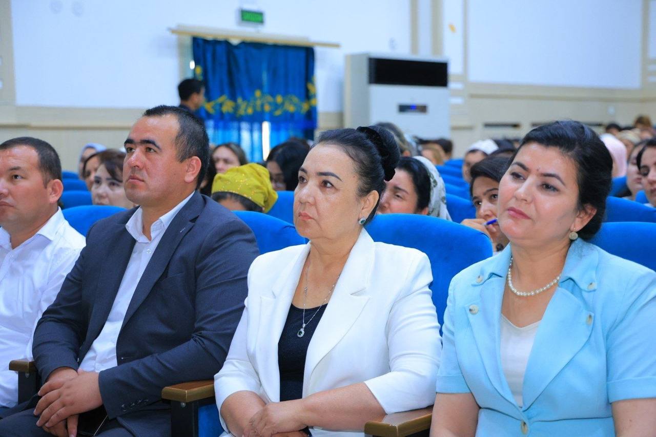 Chortoq tumani hokimligida Namangan davlat pedagogika institutini 2025–2026-o‘quv yilida tamomlayotgan bitiruvchi yoshlar bandligini ta’minlash masalasiga bag‘ishlangan uchrashuv tashkil etildi.