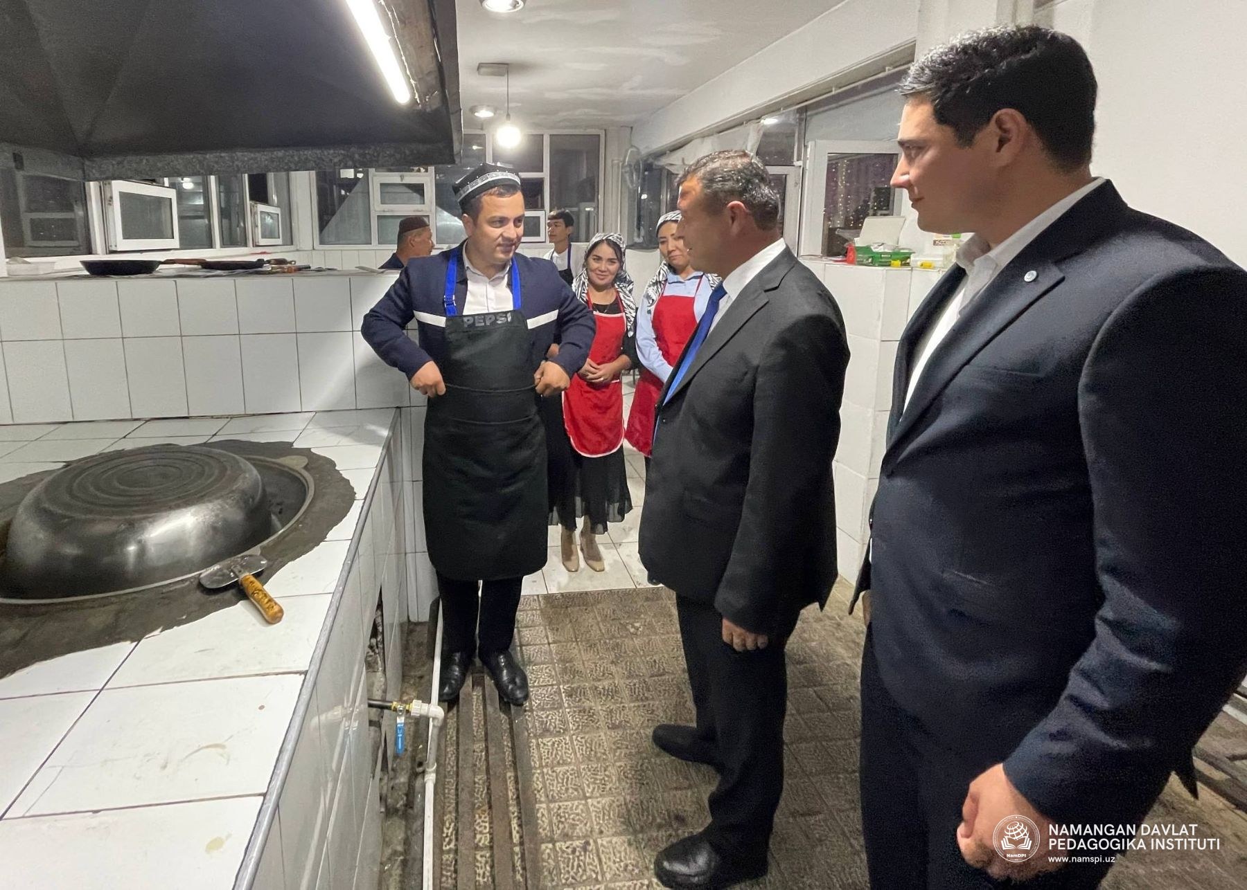YOSHLAR KUNI: BIR DASTURXON ATROFIDA — SAMIMIY MULOQOT