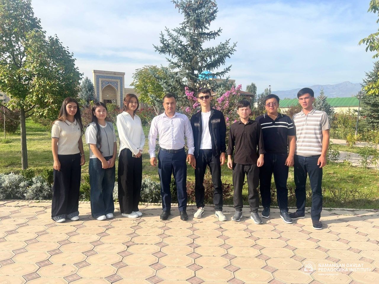 TURIZM YO‘NALISHI TALABALARI SULTON UVAYS QARONIY ZIYORATGOHIDA