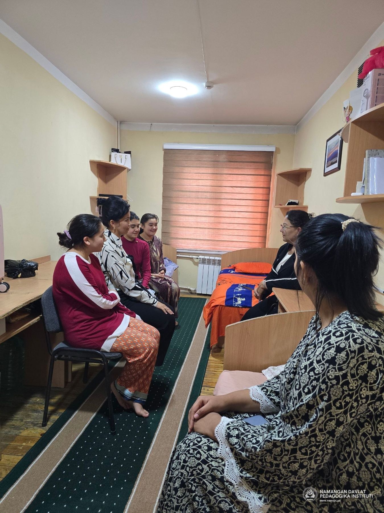TALABA-QIZLAR BILAN YAŞAŞ QOIDALARI, OZODALIK VA MA’NAVIY MUHIT YUZAŞIDAN SUHBAT ÖTKAZILDI