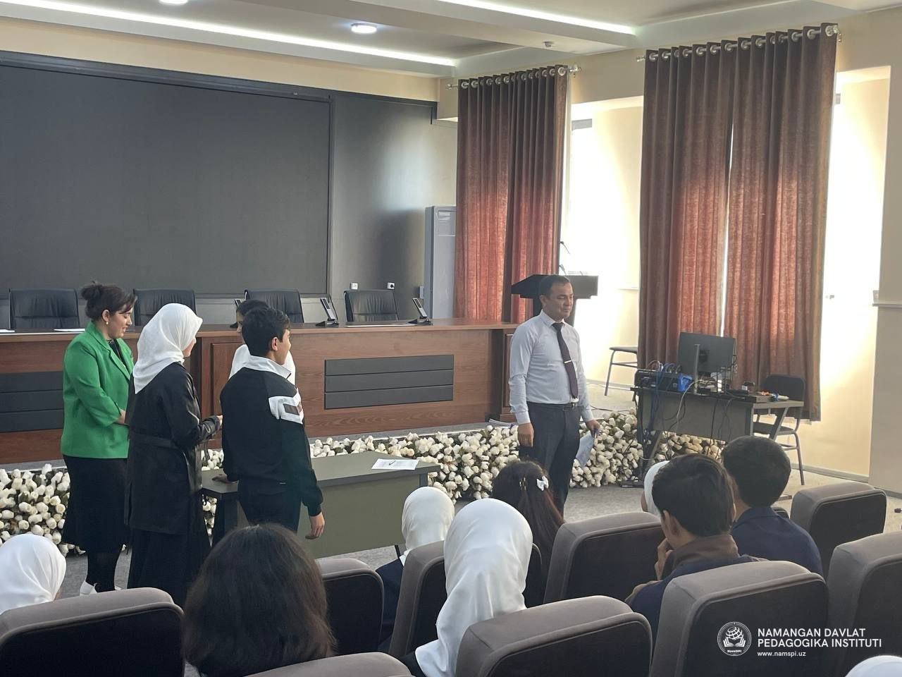 Namangan davlat pedagogika institutida “Hayot maktabi” dasturi doirasida maktab ōquvçilari uçun amaliy uçraşuv taşkil etildi
