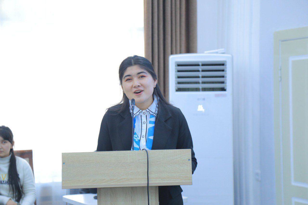 “Yoshlik bahori“ talabalar bayozining taqdimoti bo'lib o'tdi.