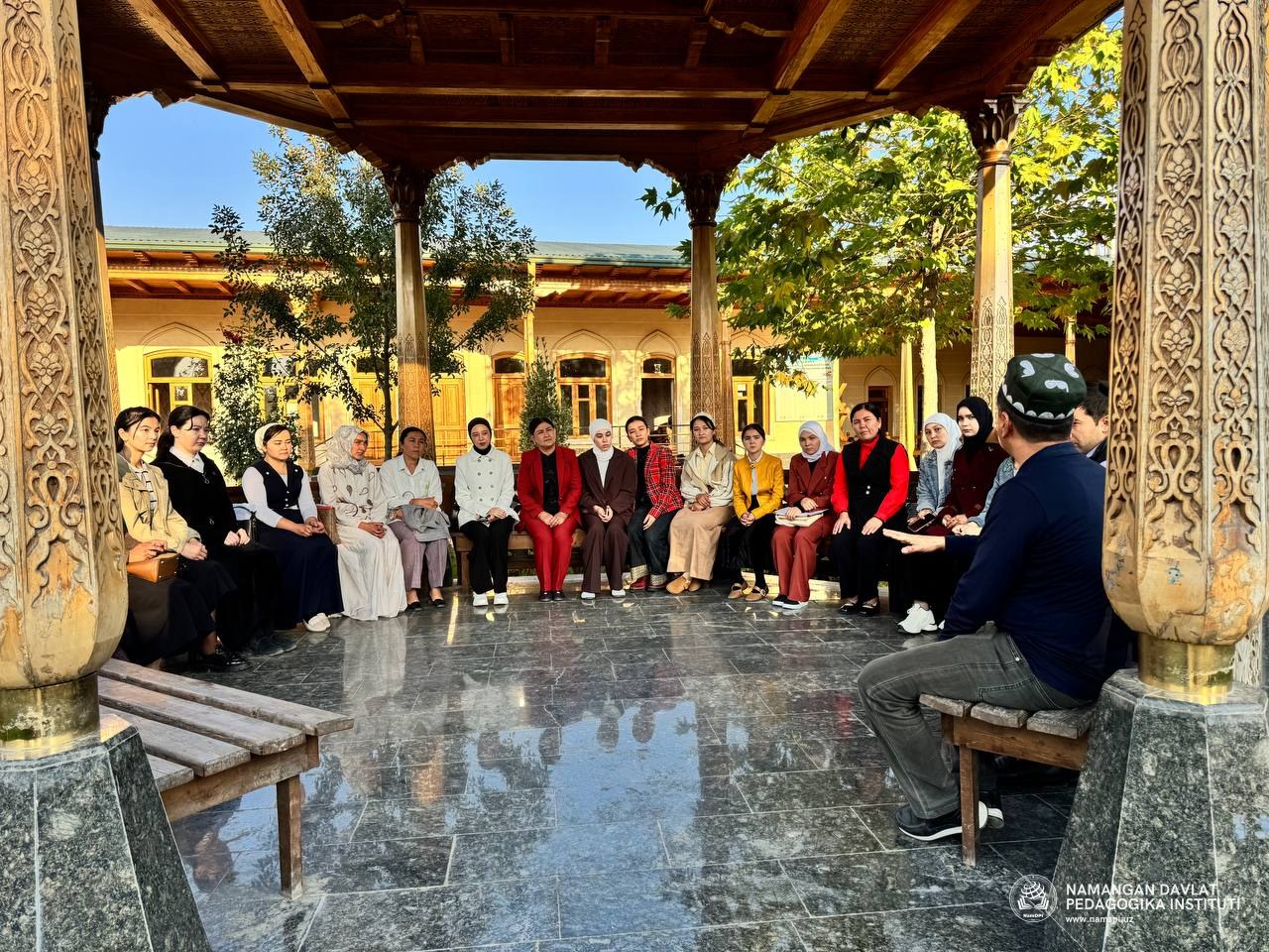 TEXNOLOGIK TA’LIM YO‘NALISHI TALABALARI O‘N BIR -AHMAD ZIYORATGOHIGA TASHRIF BUYURISHDI