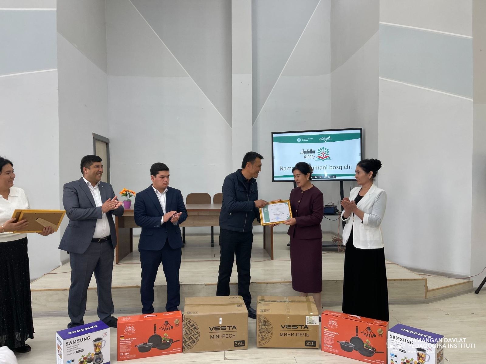 Shu munosabat bilan, Namangan tumanida yoshlarning intellektual salohiyati va tarixiy bilimlarini oshirishga qaratilgan “Jadidlar izidan” ko‘rik-tanlovining hududiy bosqichi ko‘tarinki ruhda bo‘lib o‘tdi.