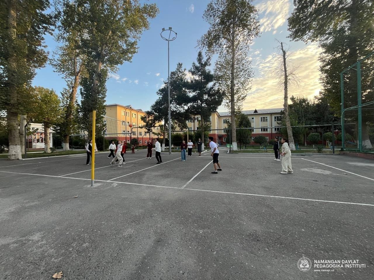 “BESH TASHABBUS” DOIRASIDA VOLEYBOL BO‘YICHA O‘RTOQLIK UCHRASHUVI O‘TKAZILDI
