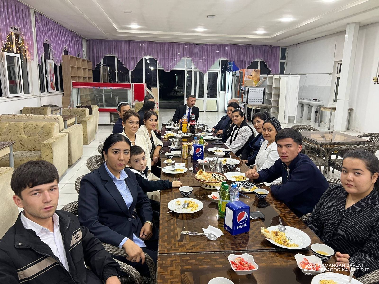 YOSHLAR KUNI: BIR DASTURXON ATROFIDA — SAMIMIY MULOQOT
