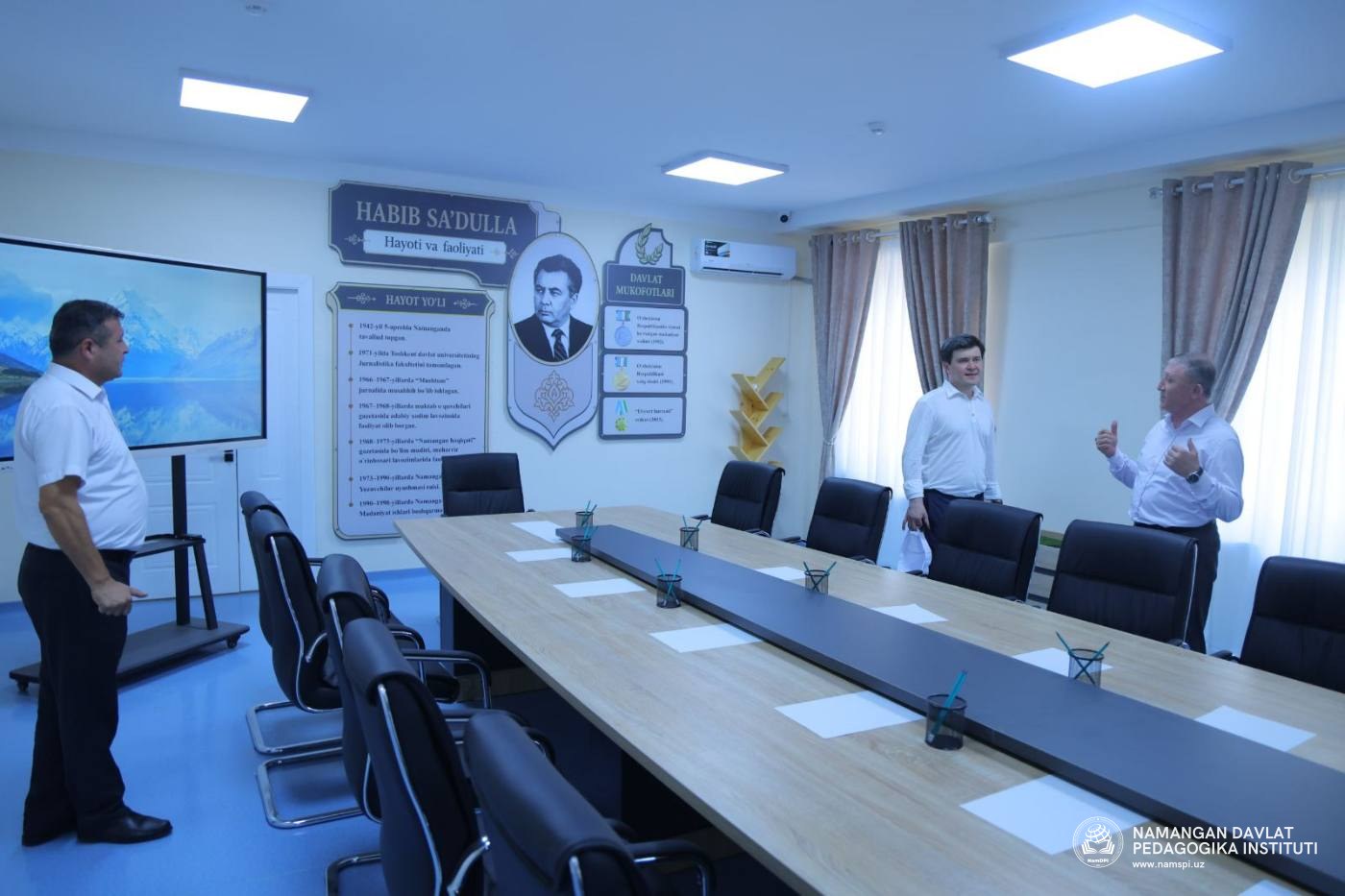 Oliy ta’lim, fan va innovatsiyalar vazirining birinchi o‘rinbosari Namangan davlat pedagogika institutiga tashrif buyurdi