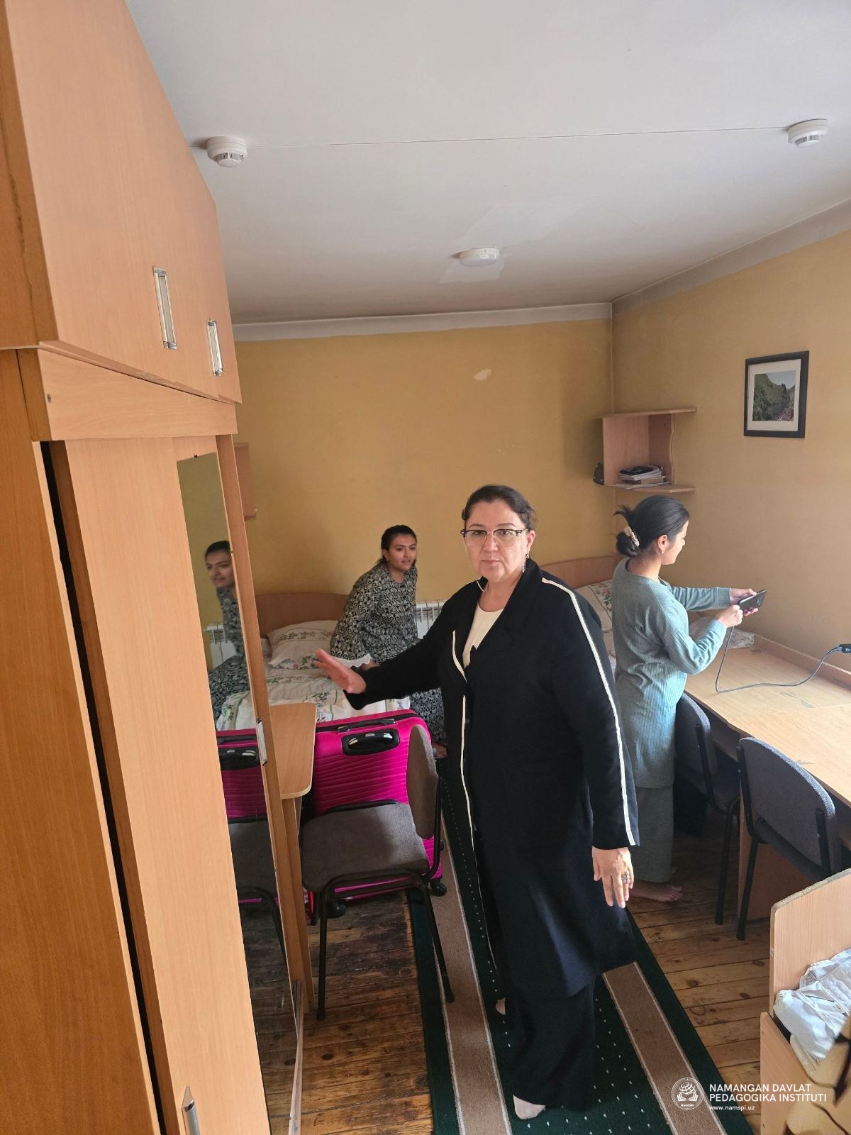 TALABA-QIZLAR BILAN YAŞAŞ QOIDALARI, OZODALIK VA MA’NAVIY MUHIT YUZAŞIDAN SUHBAT ÖTKAZILDI