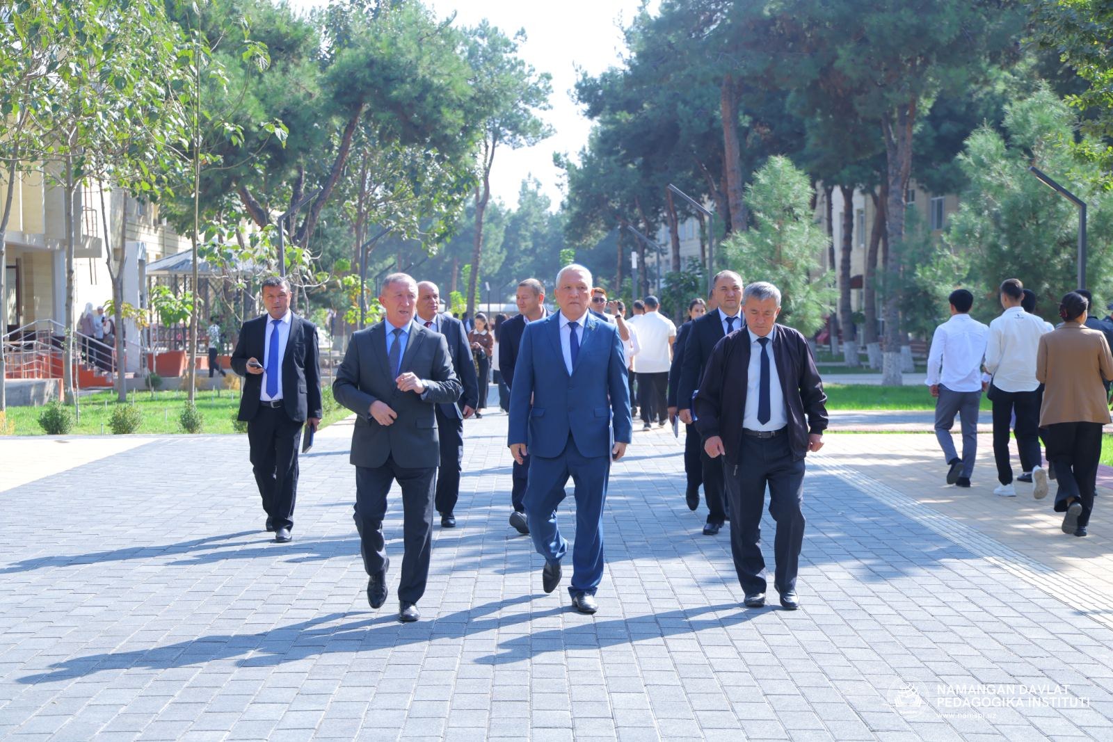 SENATOR O.MAMATKARIMOV INSTITUTDA YARATILGAN SHAROITLAR BILAN TANISHDI