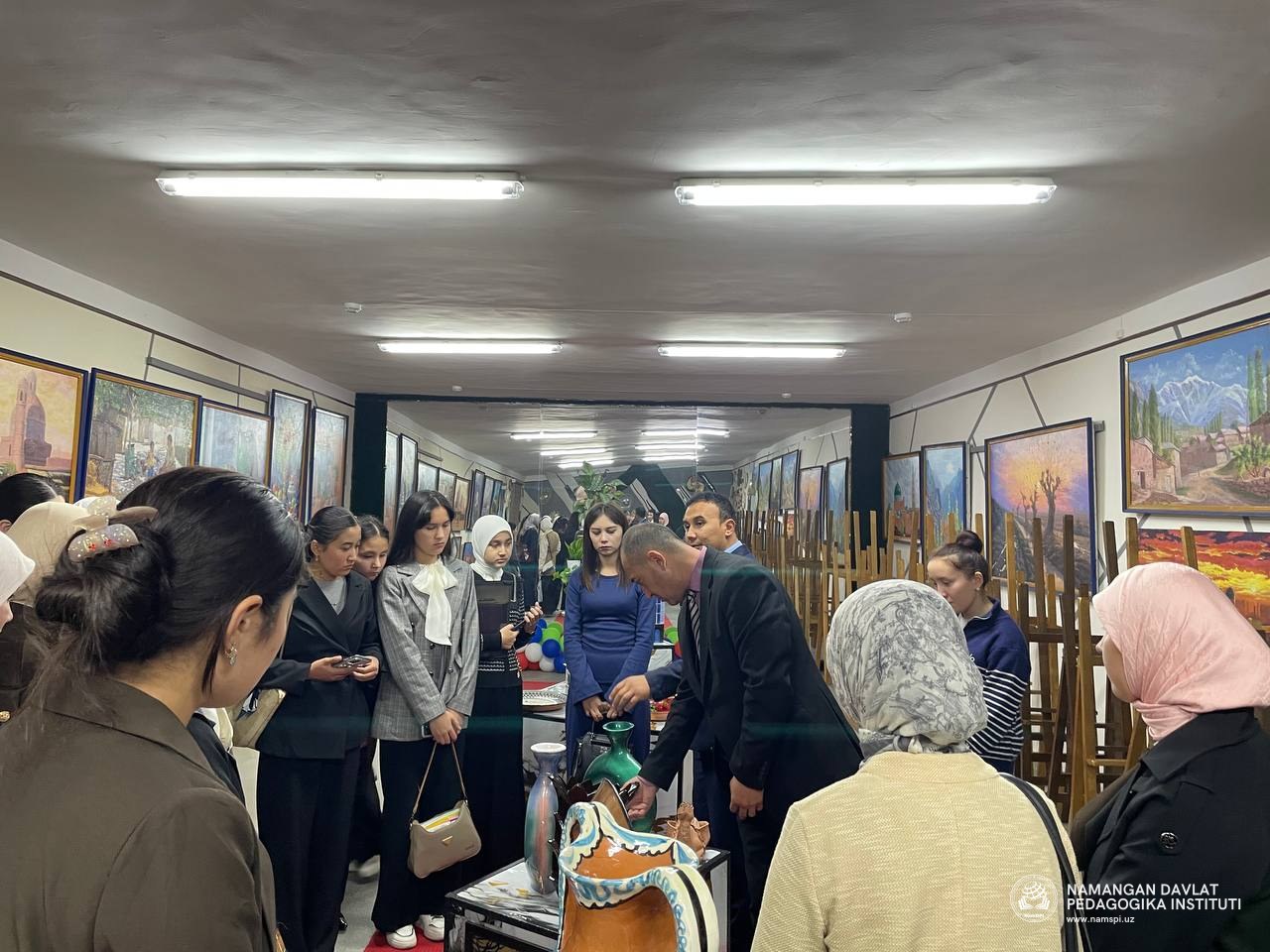 ART GALEREYASIDA NOAN’ANAVIY DARS TASHKIL ETILDI