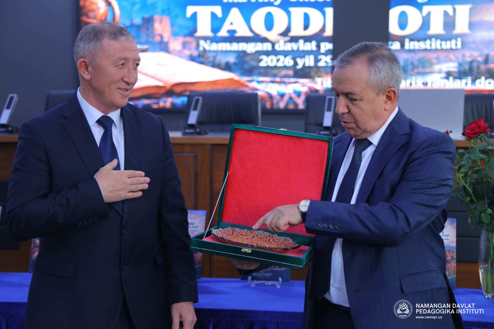 Bugun Namangan davlat pedagogika instituti Faollar zalida tibbiyot va tarix fanlari doktori, professor Mirmahmud Mirsaydullayevning “Axsikentlik buyuk allomalar” nomli ma’rifiy ontologiyasi taqdimoti bo‘lib o‘tdi.