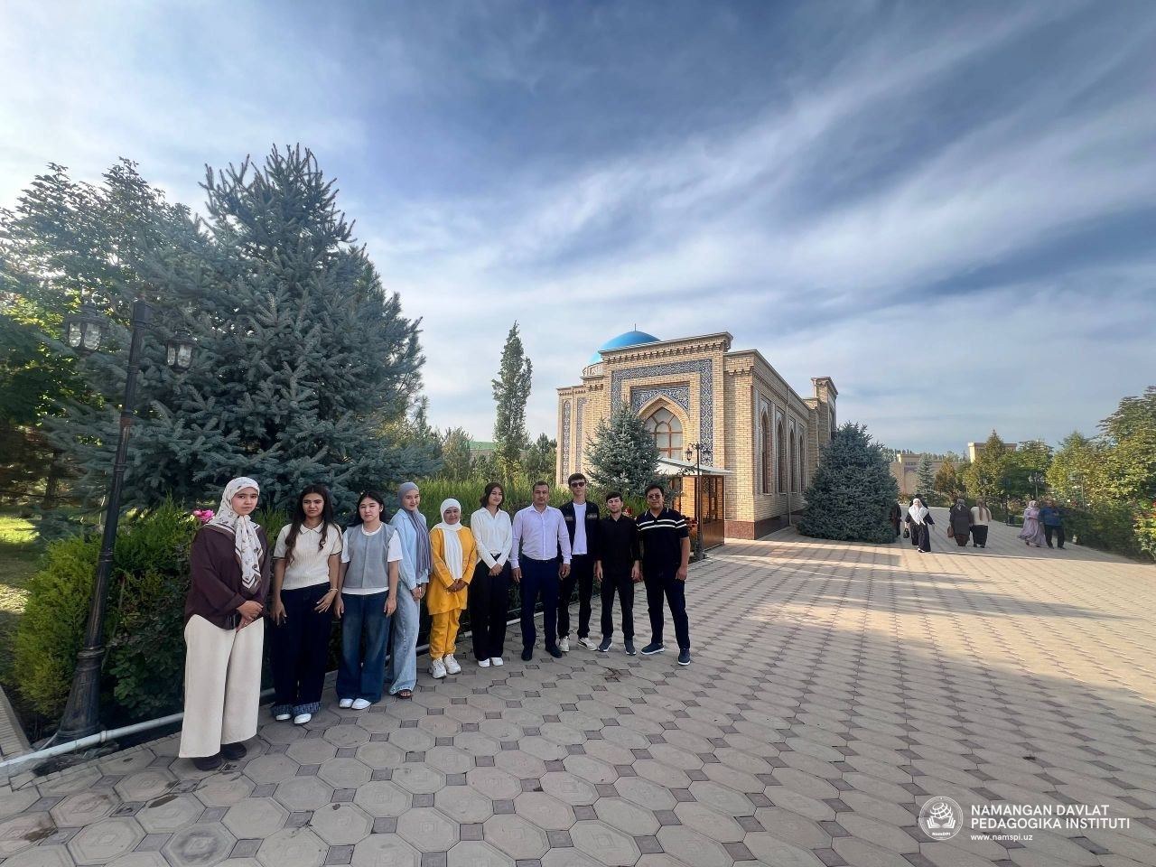 TURIZM YO‘NALISHI TALABALARI SULTON UVAYS QARONIY ZIYORATGOHIDA