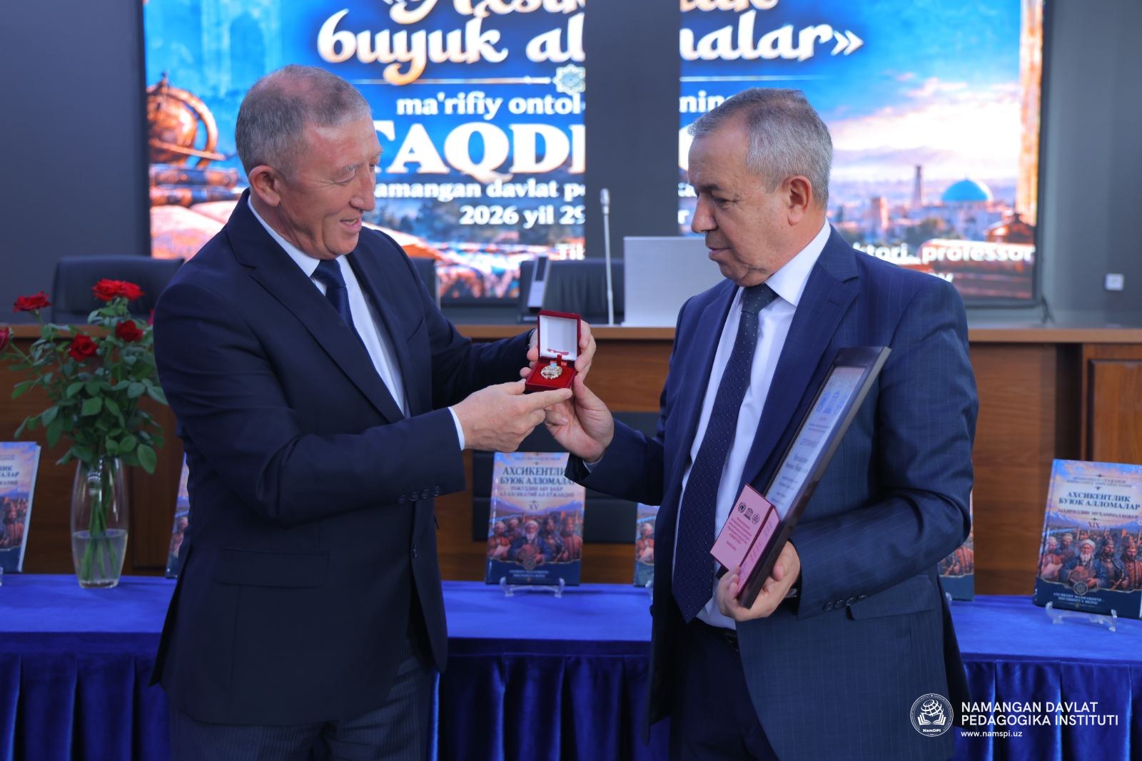 Bugun Namangan davlat pedagogika instituti Faollar zalida tibbiyot va tarix fanlari doktori, professor Mirmahmud Mirsaydullayevning “Axsikentlik buyuk allomalar” nomli ma’rifiy ontologiyasi taqdimoti bo‘lib o‘tdi.