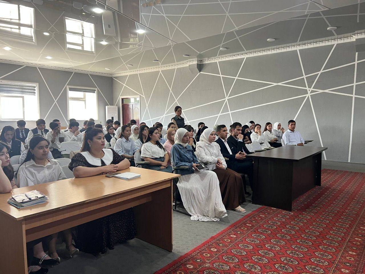 Namangan davlat pedagogika instituti Oydinkoʻl binosida tumanlararo Fuqarolik sudi tomonidan uchrashuv tashkil etildi.