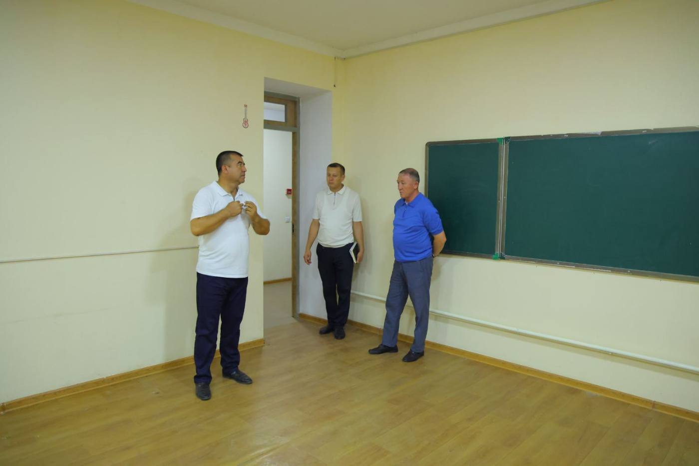 Yangi o‘quv yiliga tayyorgarlik holati ko‘zdan kechirildi
