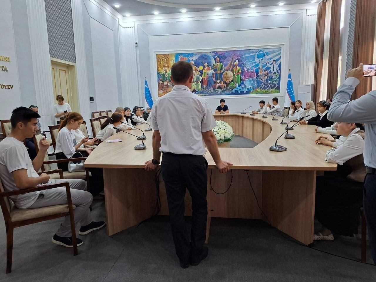 Maktab bitiruvchilari Namangan davlat pedagogika institutida