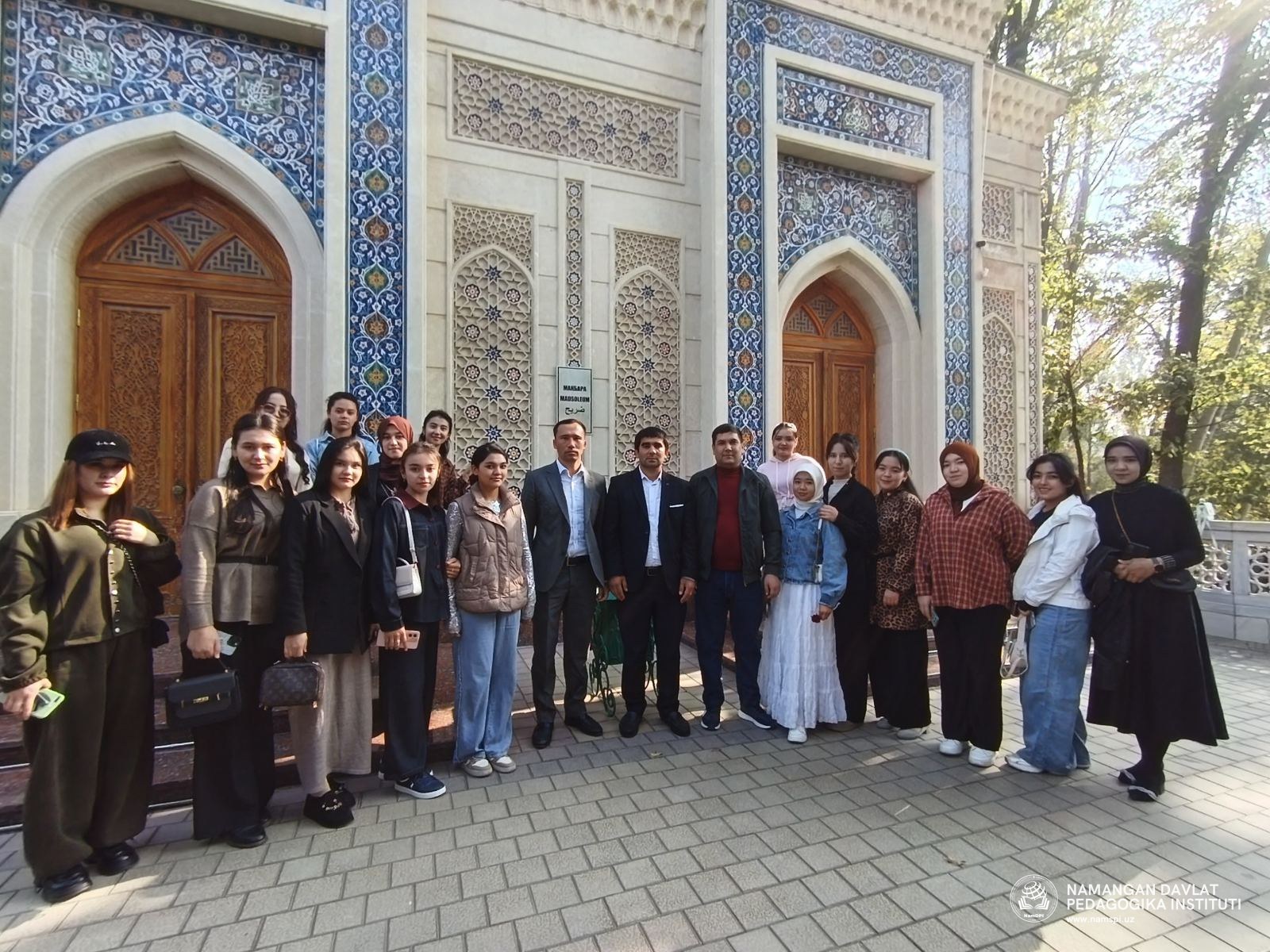 TALABALAR SULTON UWAYS QARONIY ZIYORATGOHIGA TASHRIF BUYURISHDI