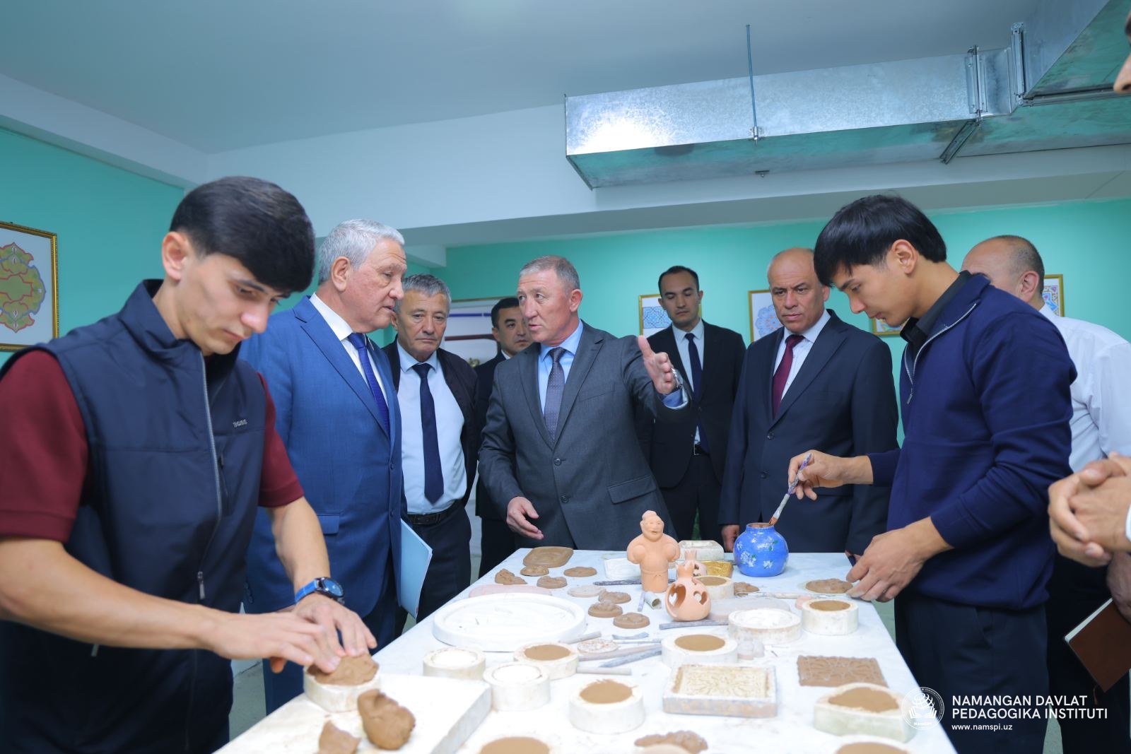 SENATOR O.MAMATKARIMOV INSTITUTDA YARATILGAN SHAROITLAR BILAN TANISHDI