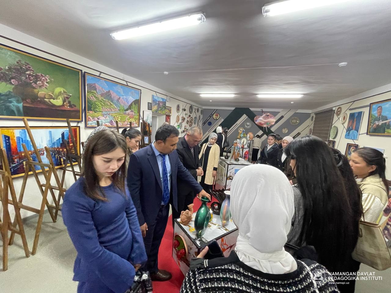 ART GALEREYASIDA NOAN’ANAVIY DARS TASHKIL ETILDI
