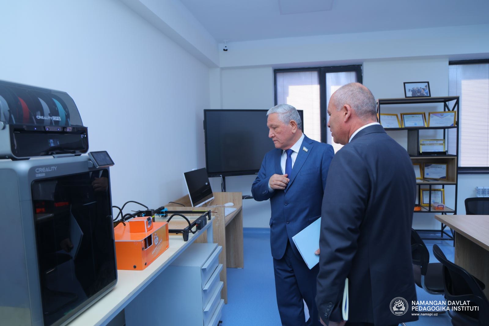 SENATOR O.MAMATKARIMOV INSTITUTDA YARATILGAN SHAROITLAR BILAN TANISHDI