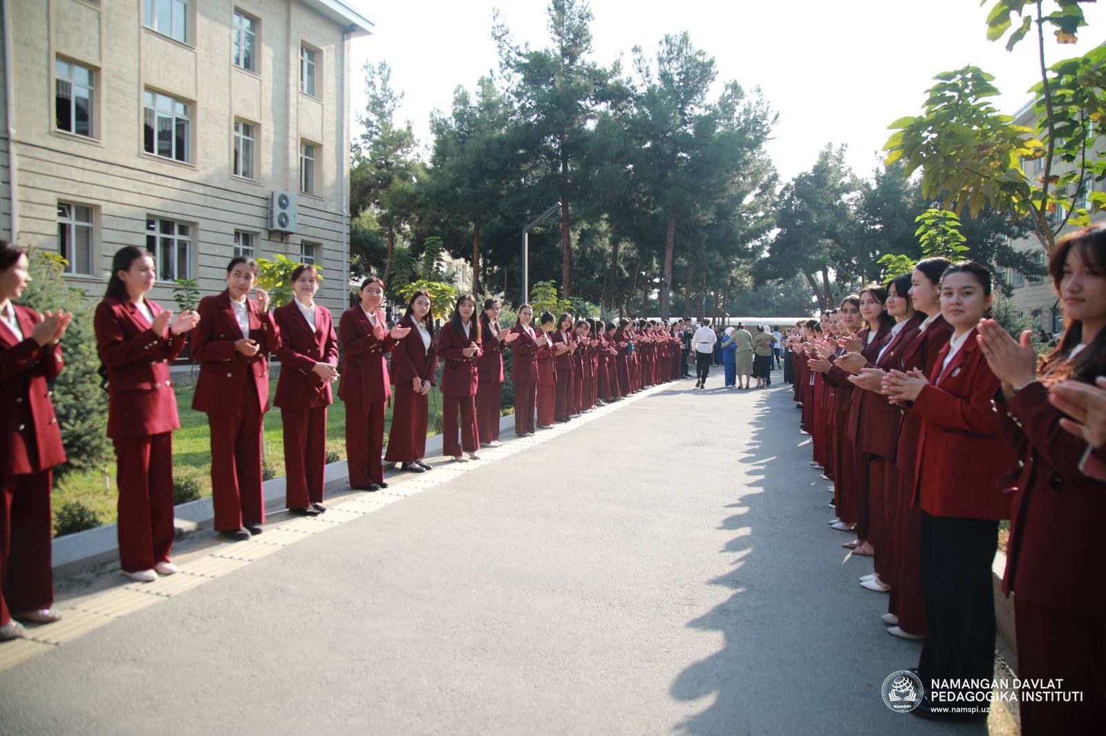 Ustozga ehtirom — tongdan boshlangan bayram