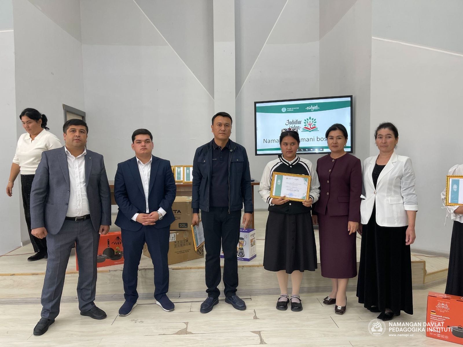 Shu munosabat bilan, Namangan tumanida yoshlarning intellektual salohiyati va tarixiy bilimlarini oshirishga qaratilgan “Jadidlar izidan” ko‘rik-tanlovining hududiy bosqichi ko‘tarinki ruhda bo‘lib o‘tdi.