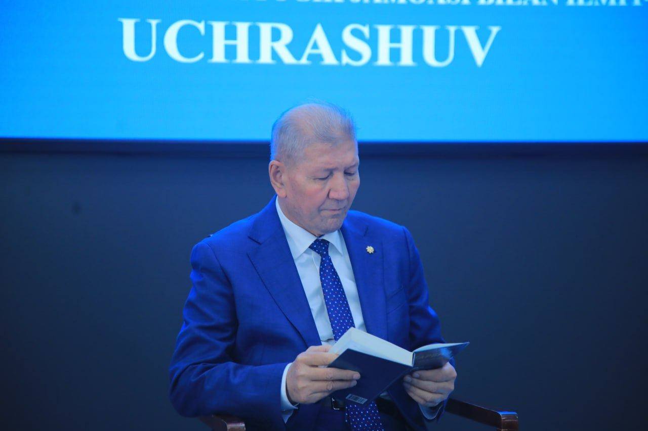 AKADEMIK BILAN ILMIY-IJODIY UCHRASHUV