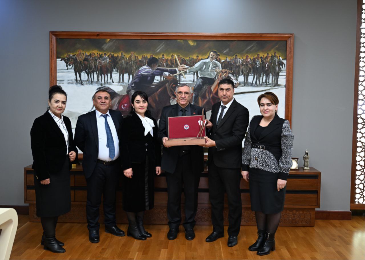 Qirg'iz-Turkish Manas universiteti bilan hamkorlik aloqalari mustahkamlanmoqda