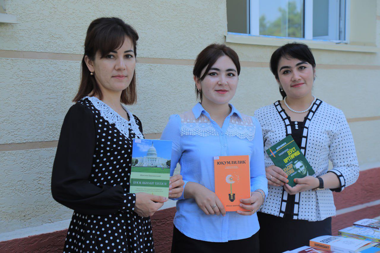 "Dolzarb 90 kun” loyihasi doirasida tashkil etilgan navbatdagi tadbir — “Kitobxon – yoz 2025” nomli kitoblar yarmarkasi