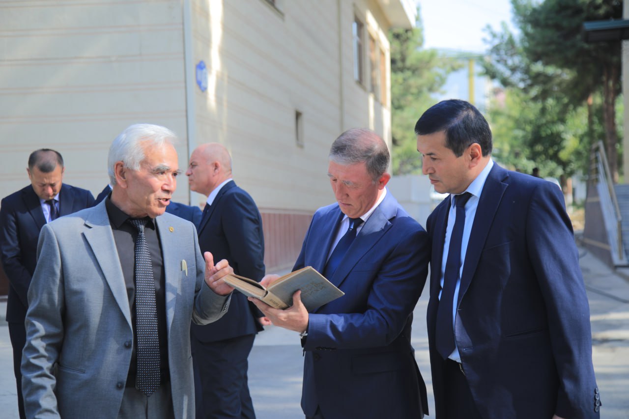 Yangi o‘quv yilining ilk “Mustaqillik darsi” rektor ishtirokida boshlandi!