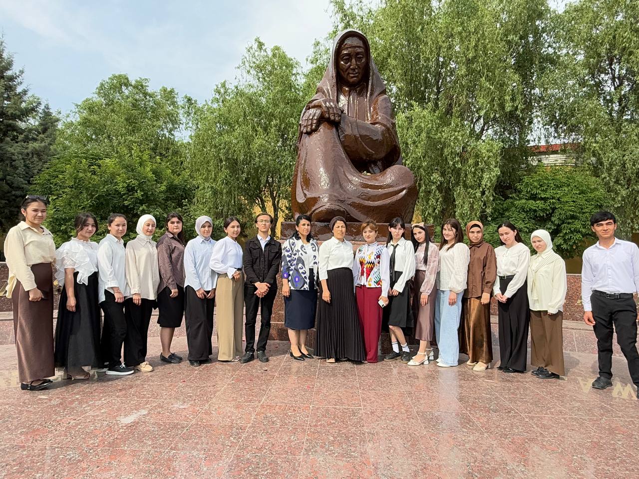 AJDODLARNI XOTIRLASH, KEKSALARNI E'ZOZLASH — YUKSAK INSONIY FAZILAT