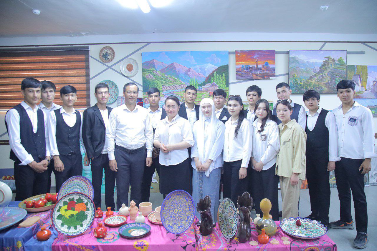 Maktab bitiruvchilari uchun NamDPI boʻylab ekskursiya