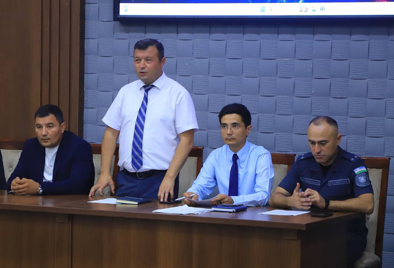 Bitiruvchilar bilan ochiq muloqot