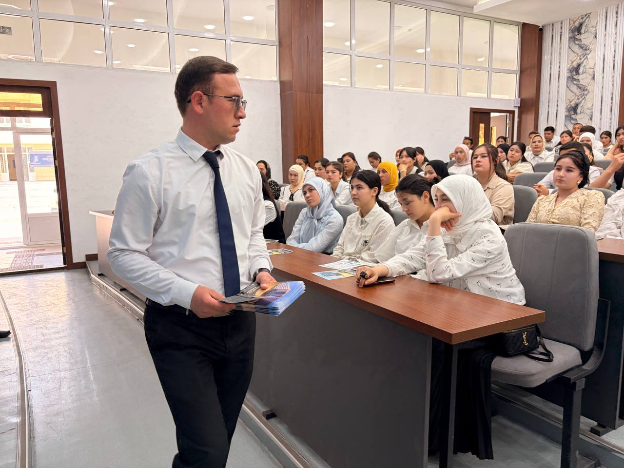 Biz bilan yorqin kelajak sari