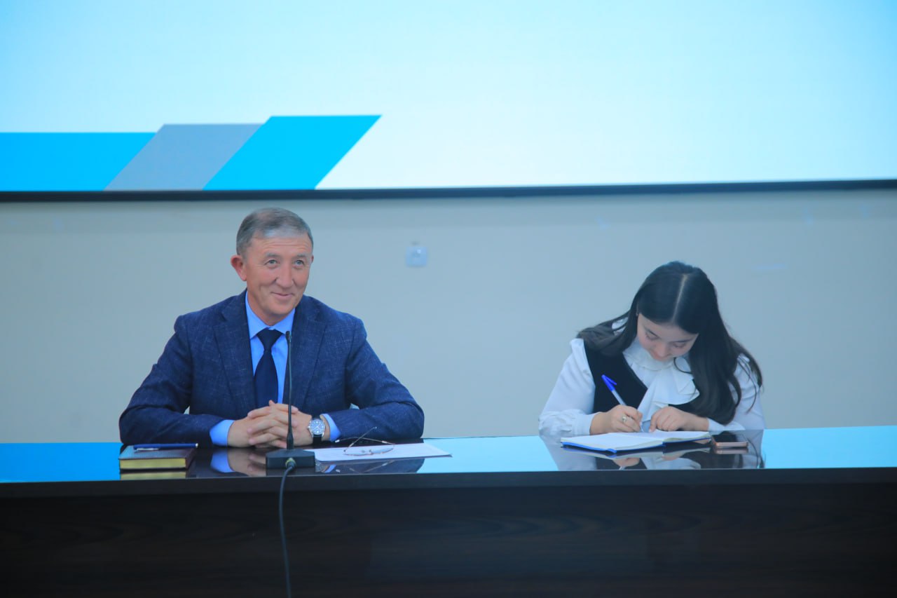 REKTOR VA YOSHLAR UCHRASHUVI