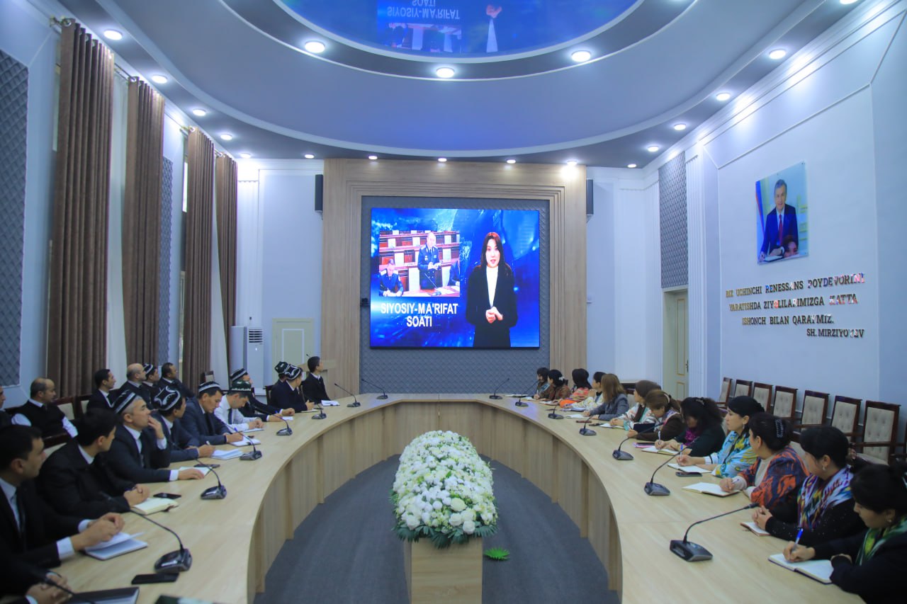 Namangan davlat pedagogika instituti rahbar va xodimlari hamda professor-oʻqituvchilari navbatdagi "Siyosiy-ma’rifat soati"da ishtirok etdi.