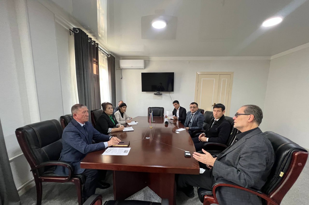 Global ta’lim ko‘prigi: Amerikalik professor Douglas Hartman NamDPIda