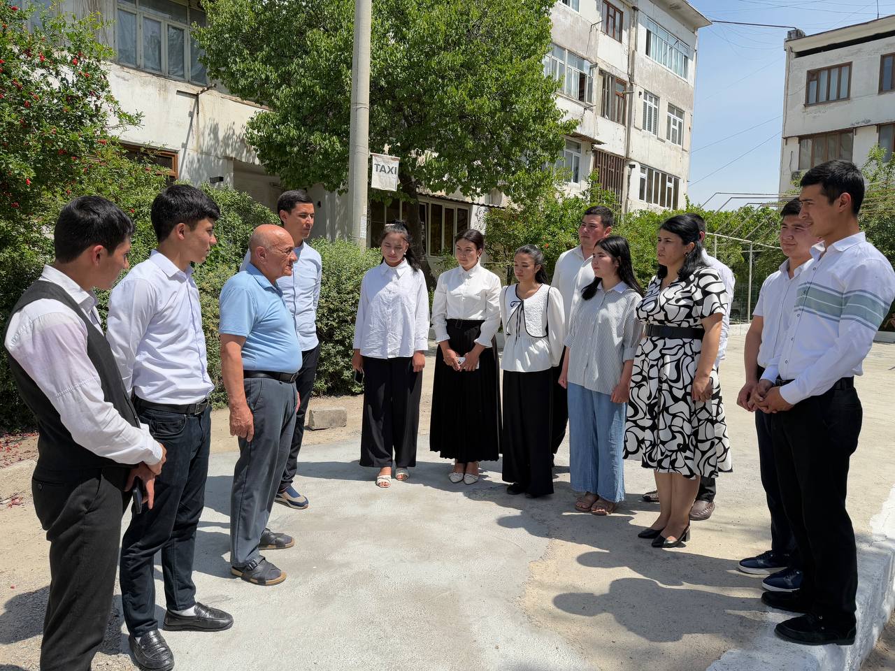 INSON AZIZ— XOTIRA MUQADDAS