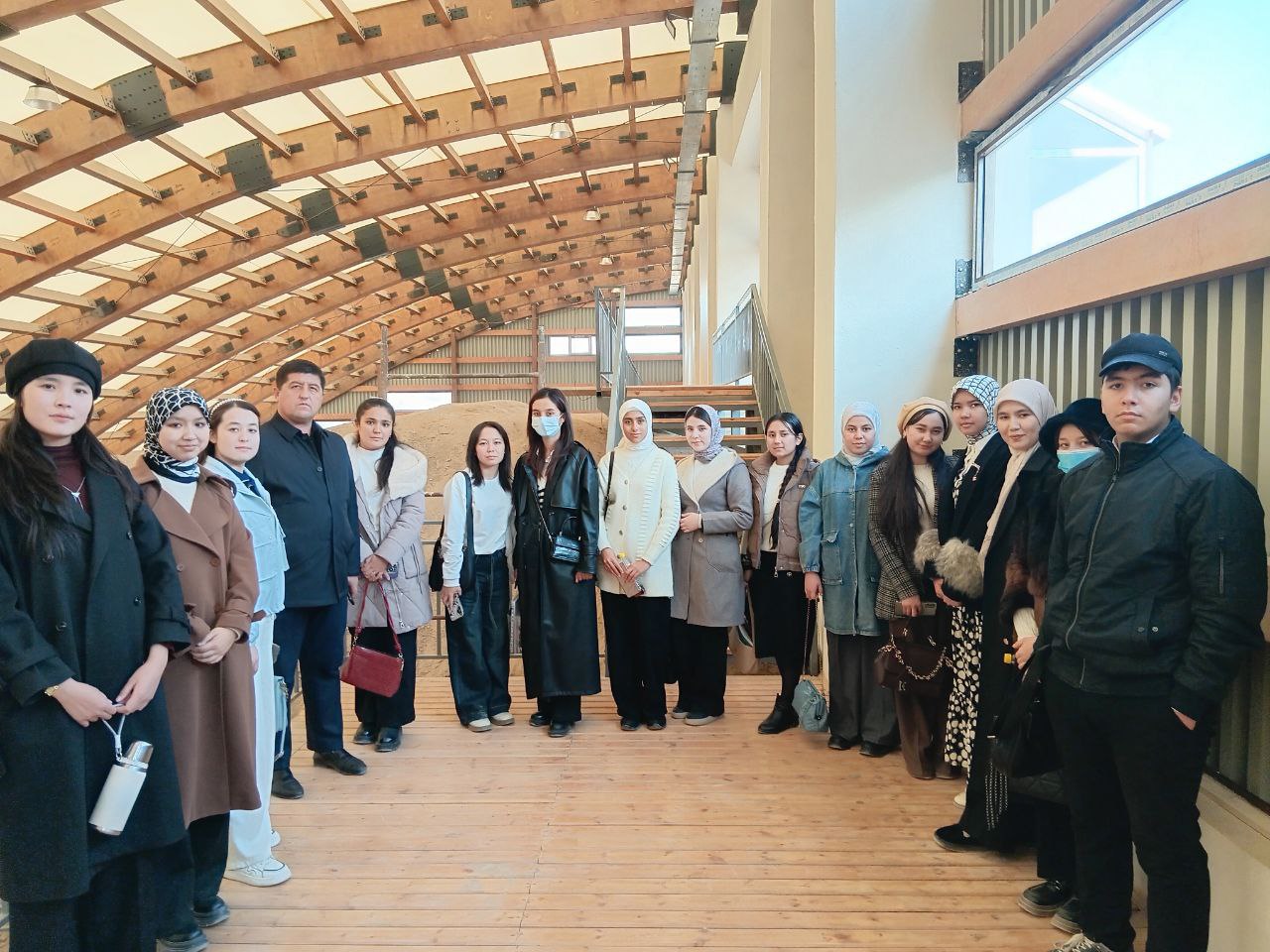 TURIZM TALABALARI AXSIKENTDA: TARIX VA AMALIYOT UCHRASHGAN NUQTA