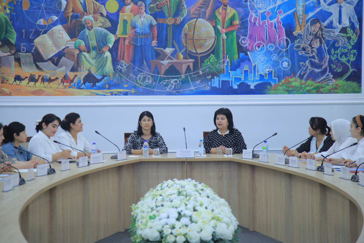 Alisher Navoiy nomidagi o‘zbek tili va adabiyoti universiteti professorlari  NamDPIda