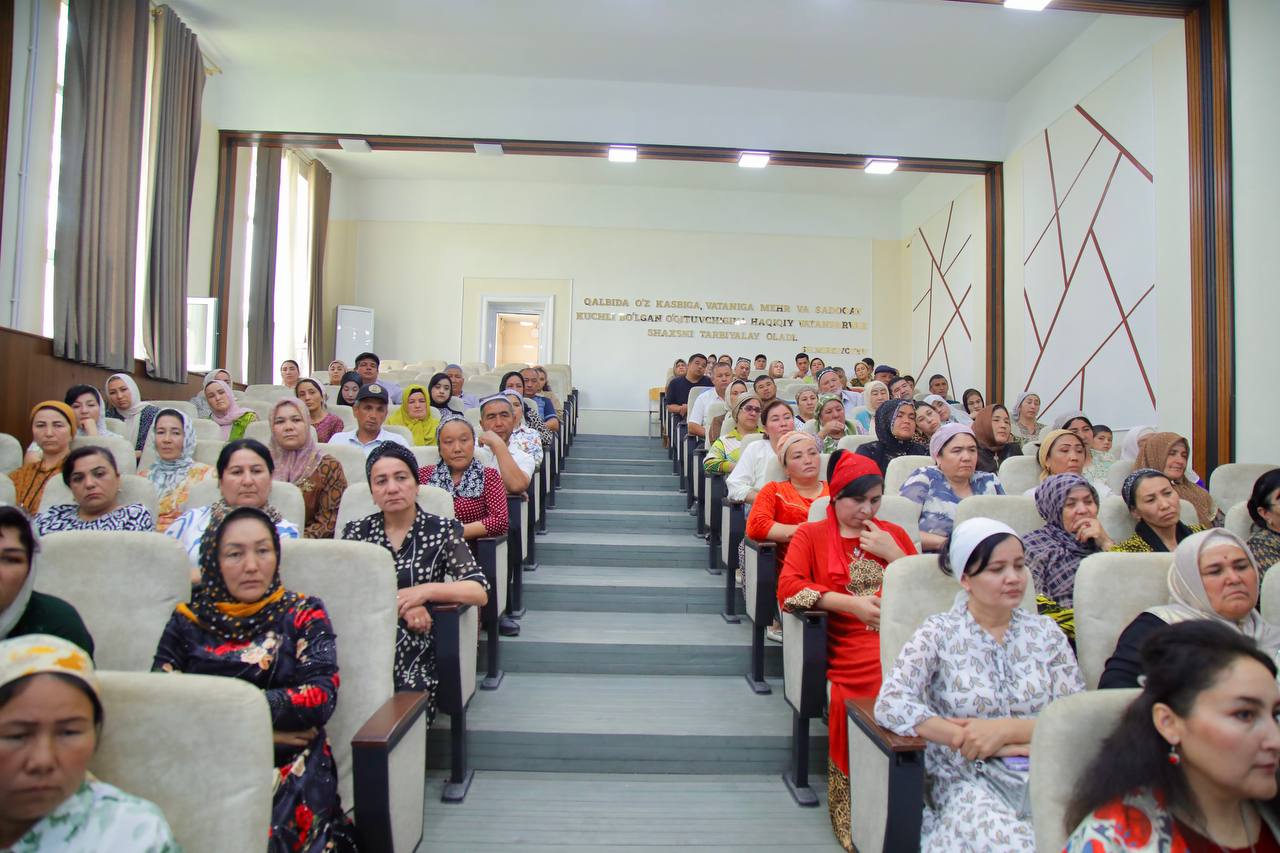 IJTIMOIY FANLAR FAKULTETIDA OTA-ONALAR BILAN UCHRASHUV