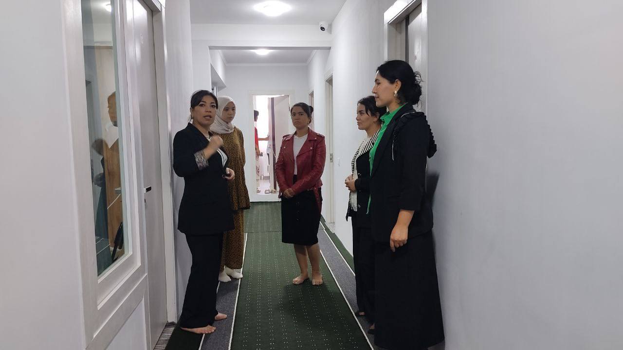 Talaba qizlar holidan xabar olindi